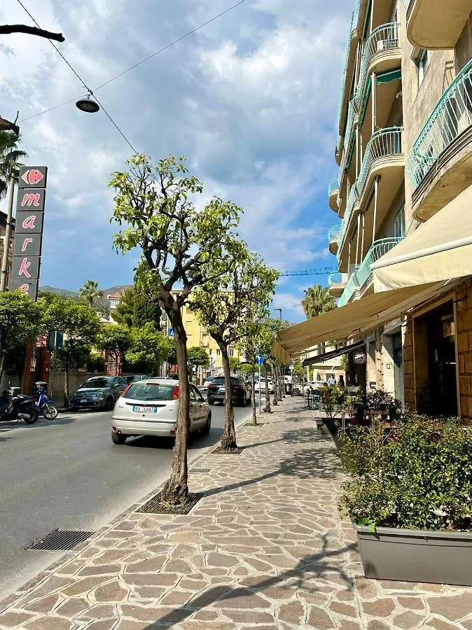 Apartment Hostdomus - Casa Corallo Alassio