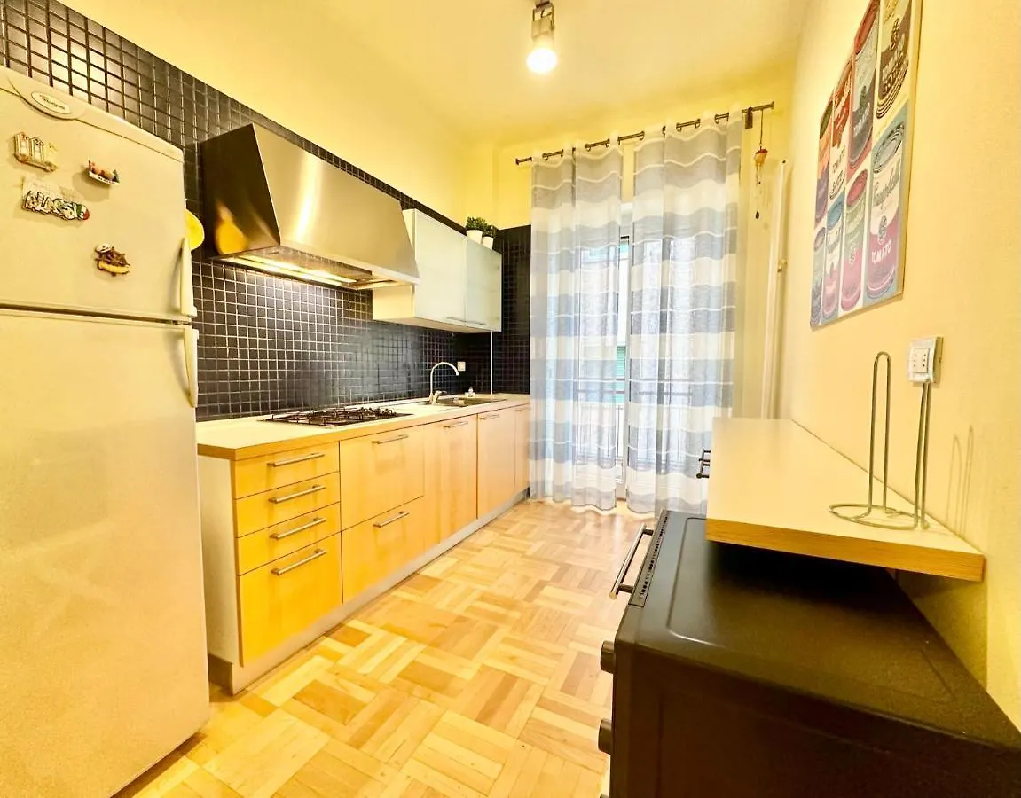 Hostdomus - Casa Corallo Alassio 0*,  Italy