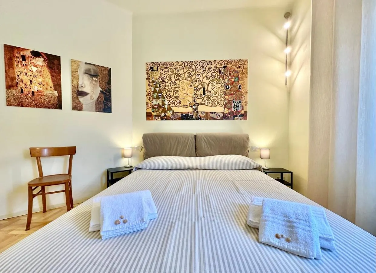 Hostdomus - Casa Corallo Alassio 0*,  Italy